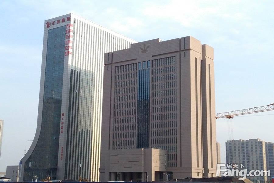 ���r���F